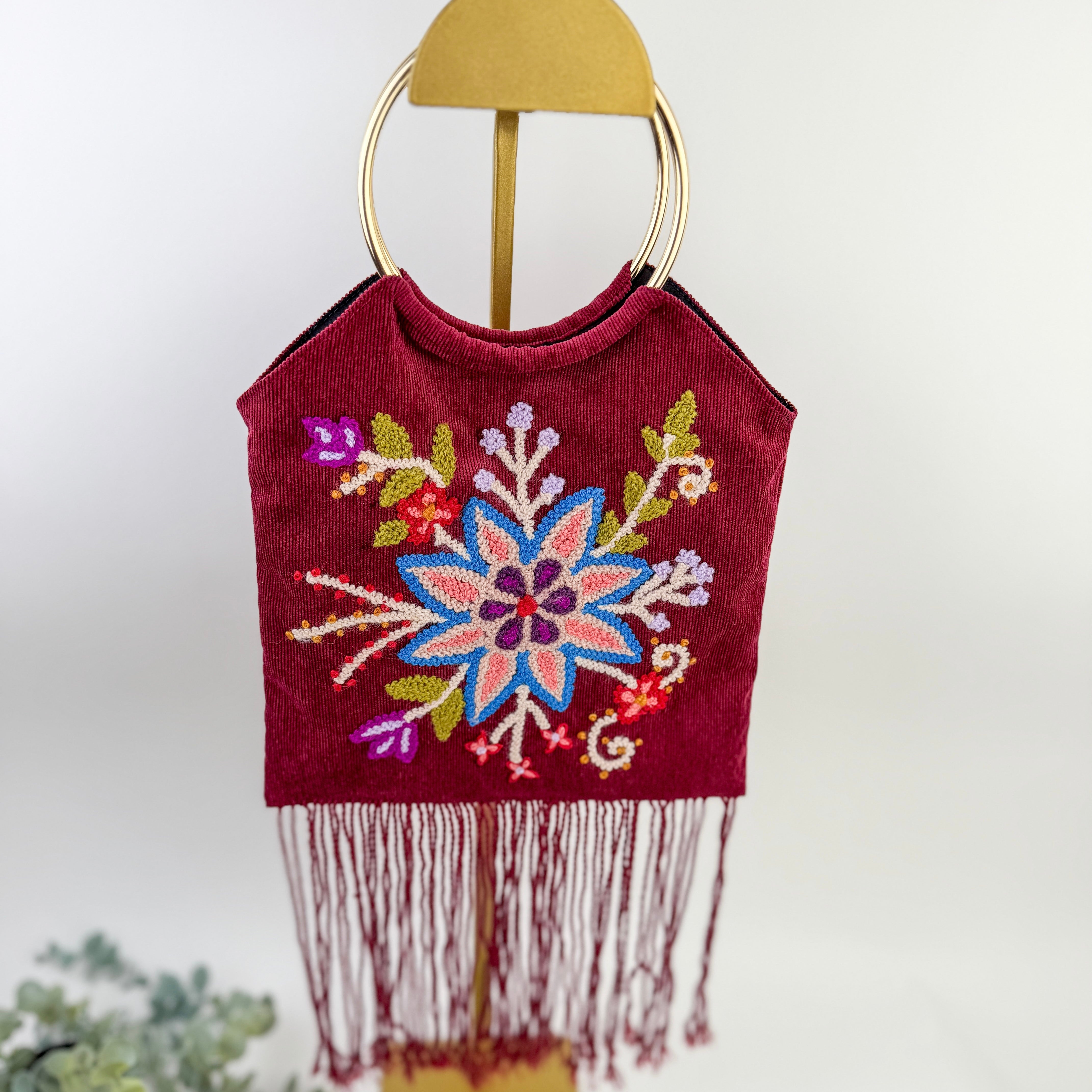 Wildflower Halo Embroidered Ring Handle Bag – Artesana Love
