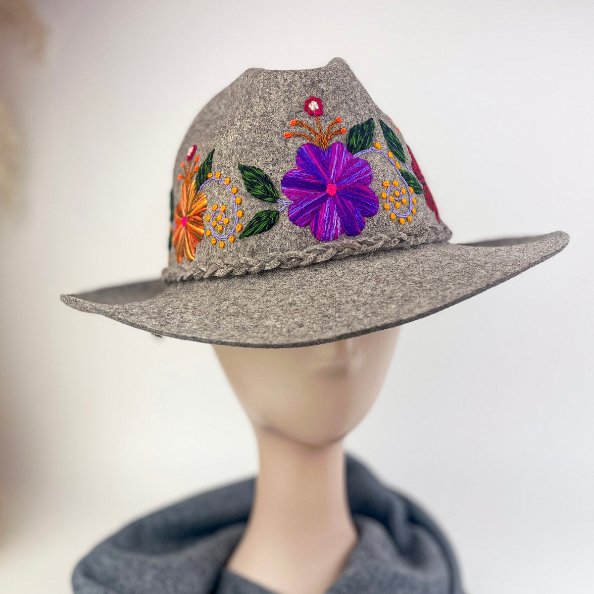 Embroidered Fedora Hat #21 Gray Purple Flowers – Artesana Love